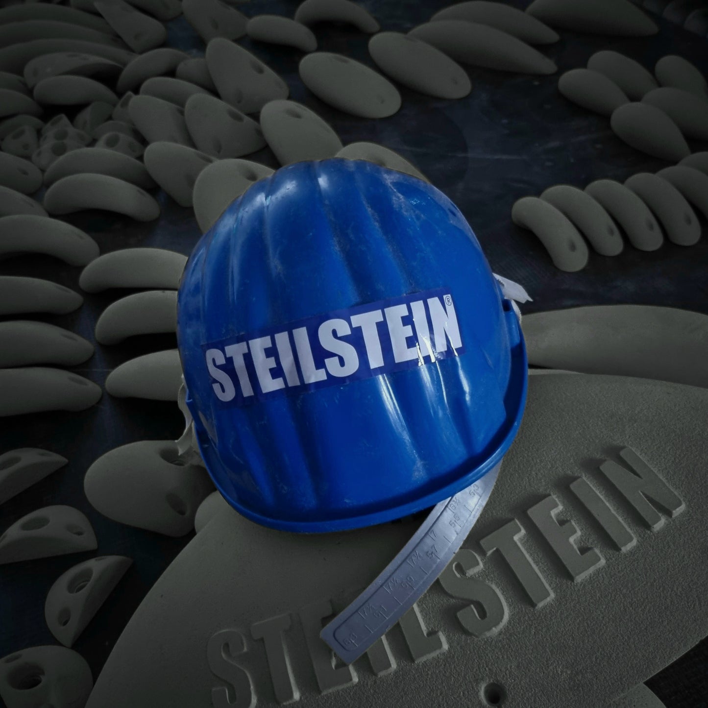 STEILSTEIN Grundstein